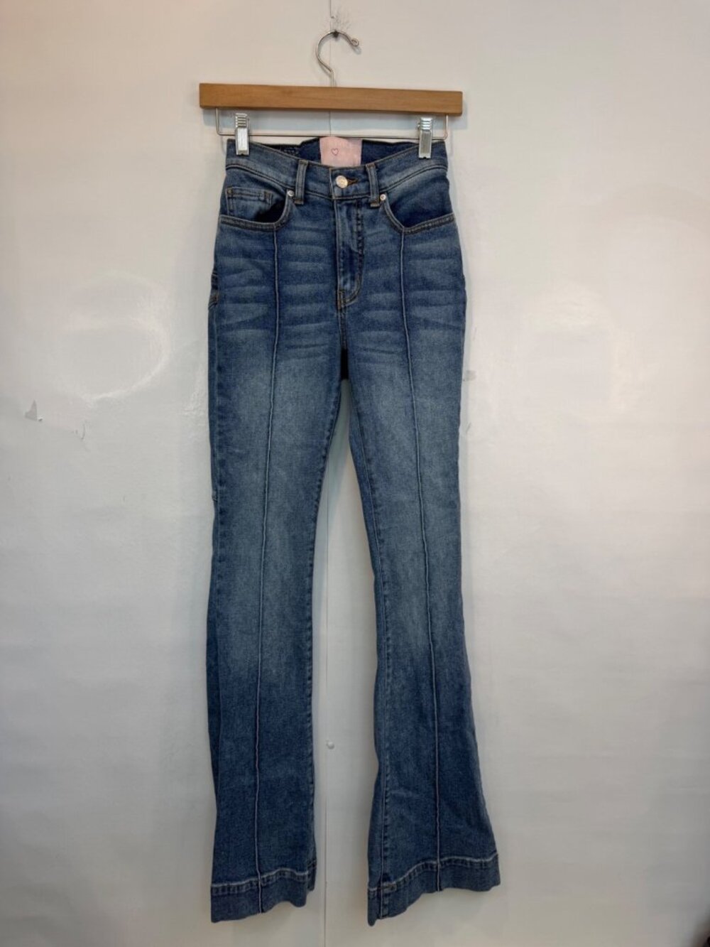 Device Women's Venus Flare Jeans Star Dark Wash Size 25 Front Pleat High Rise - Picture 2 of 9